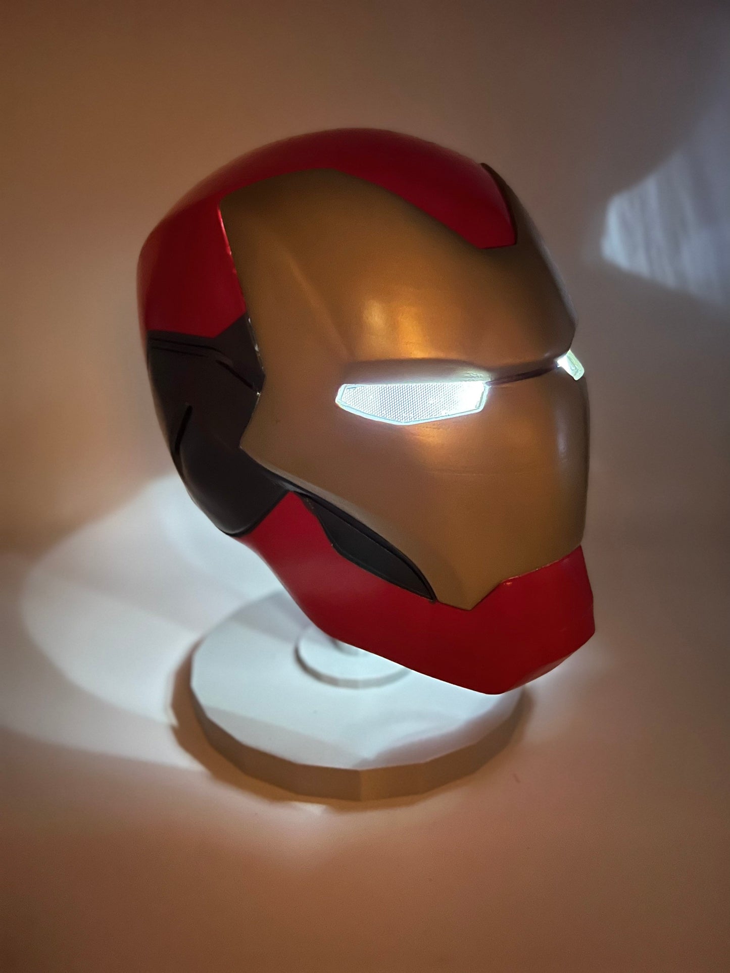 Iron man MK85 helmet (with interior detail!!)
