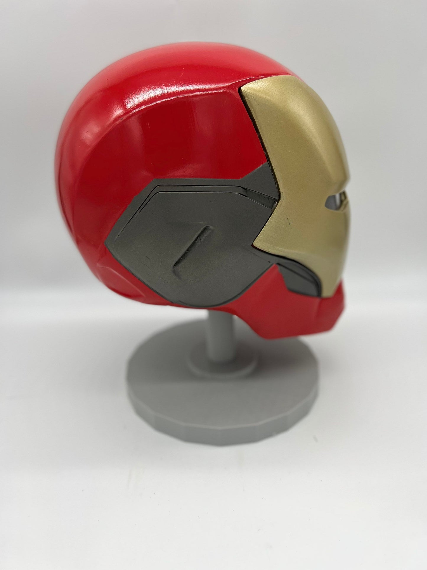 Iron man MK85 helmet (with interior detail!!)